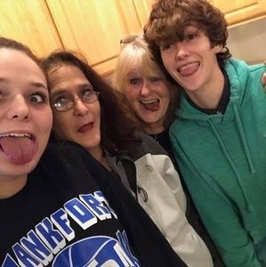 Meet your Posher, Angelia